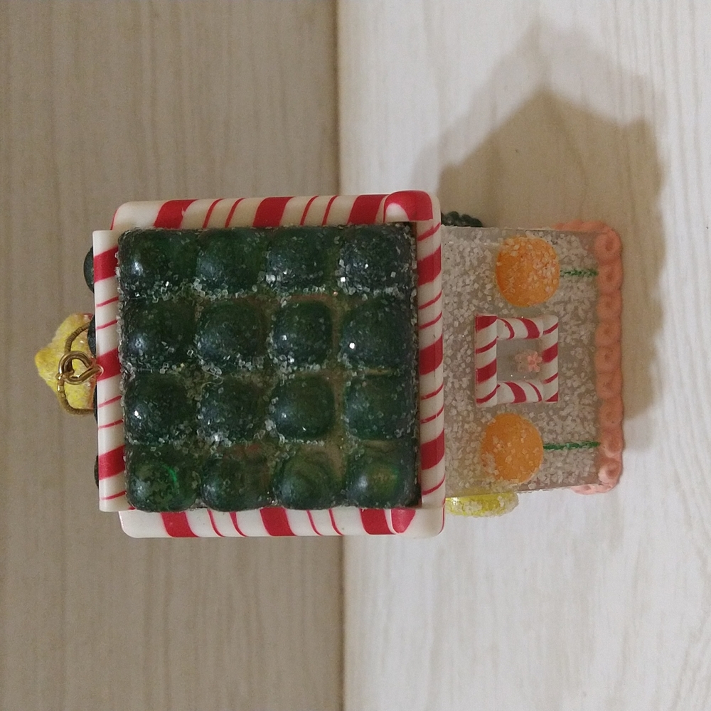 1984 Sugarplum Cottage Lighted Christmas Ornament Gingerbread House - Picture 3 of 5